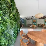 Flat Estudio De Luxo - Praia De Muro Alto - Piscinas - Ideal Para Casais, Familias Com Criancas - Ap Completo - Ar Cond, Wi Fi, Netflix, Estacionamento - 400 Mt Do Mar