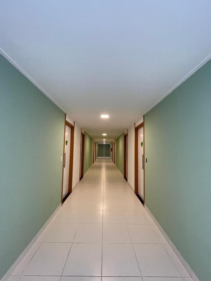 Apartamento Flat Estudio De Luxo - De Muro Alto - Piscinas - Ideal Casais, Familias Com Criancas - Ap Completo - Ar Cond, Wi Fi, Netflix, Estacionamento - 400 Mt Do Mar *