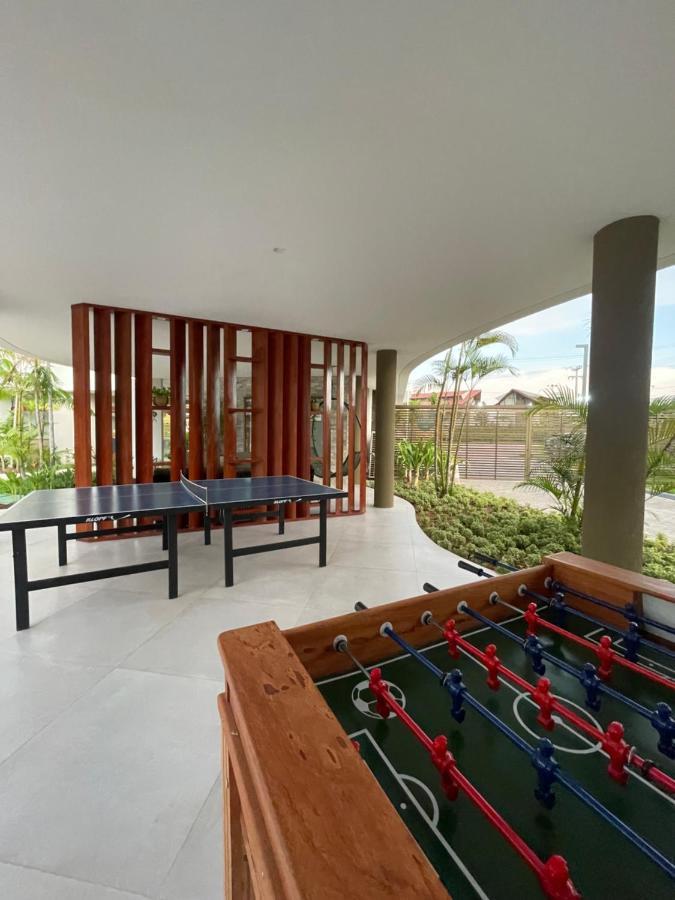 Flat Estudio De Luxo - De Muro Alto - Piscinas - Ideal Casais, Familias Com Criancas - Ap Completo - Ar Cond, Wi Fi, Netflix, Estacionamento - 400 Mt Do Mar *