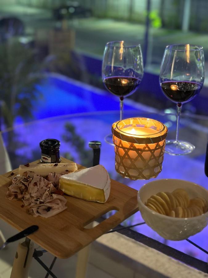 Flat Estudio De Luxo - De Muro Alto - Piscinas - Ideal Casais, Familias Com Criancas - Ap Completo - Ar Cond, Wi Fi, Netflix, Estacionamento - 400 Mt Do Mar Apartamento *