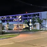 Flat Estudio De Luxo - Praia De Muro Alto - Piscinas - Ideal Para Casais, Familias Com Criancas - Ap Completo - Ar Cond, Wi Fi, Netflix, Estacionamento - 400 Mt Do Mar